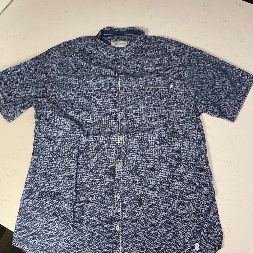 Navy Blue w/White Daisies Button Down Short Sleeve